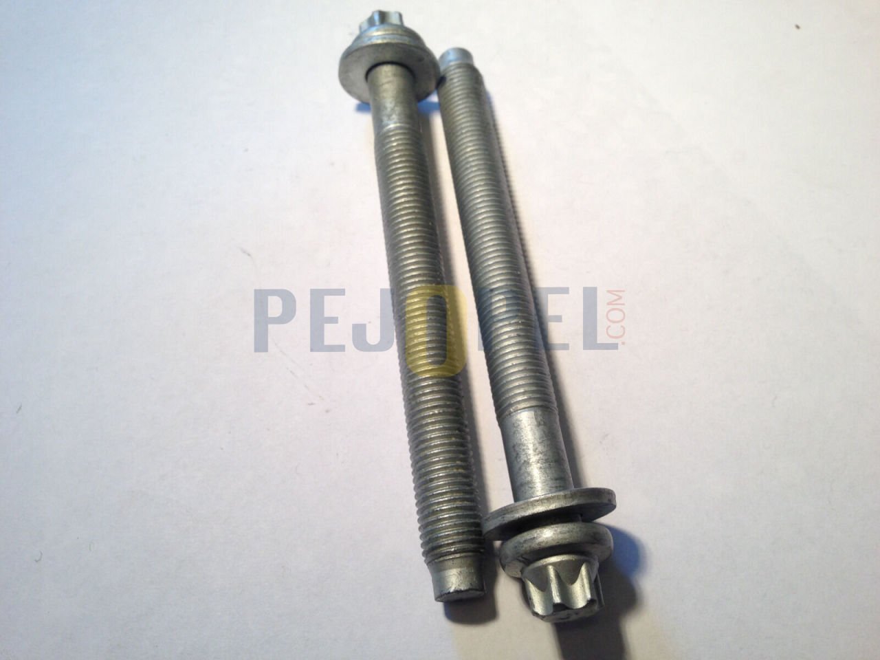 SİLİNDİR KAPAK VİDA PARTNER BERLİNGO DW8 ( 2.Lİ )